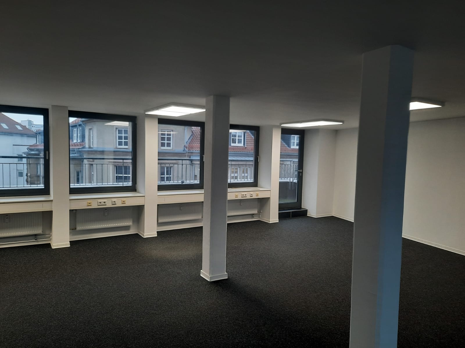 Büro-/Praxisfläche zur Miete 145 m²<br/>Bürofläche von 145 m² bis 145 m²<br/>Teilbarkeit City Kassel 34117