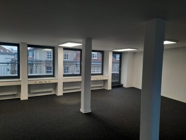 Büro-/Praxisfläche zur Miete 145 m² Bürofläche teilbar von 145 m² bis 145 m² City Kassel 34117