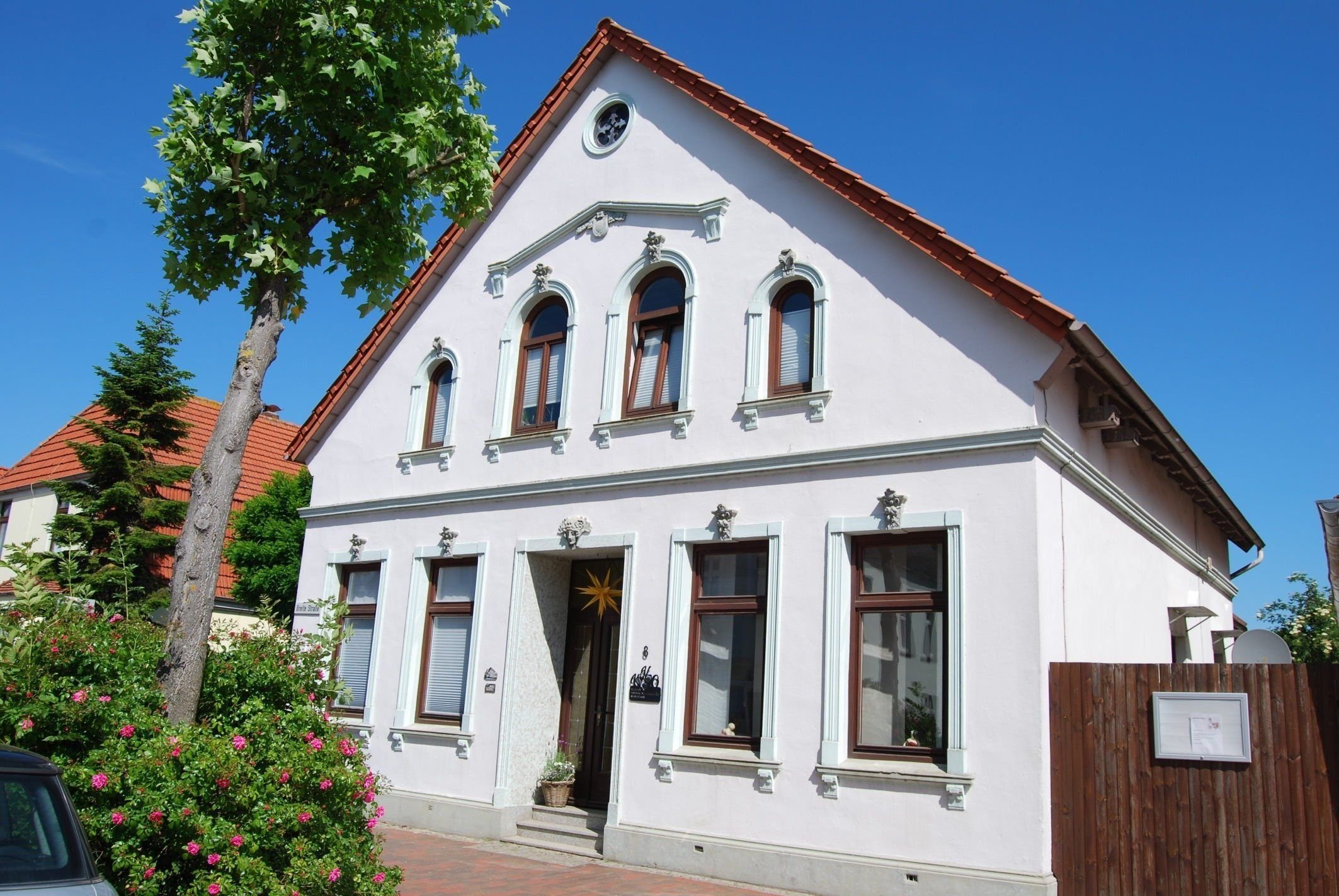 Mehrfamilienhaus zum Kauf provisionsfrei 295.000 € 8 Zimmer 220 m²<br/>Wohnfläche 807 m²<br/>Grundstück Breite Straße 8 Ovelgönne Ovelgönne 26939