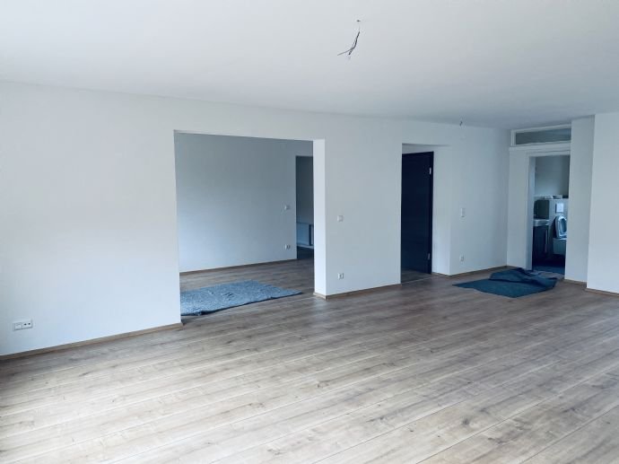 Wohnung zur Miete 1.250 € 5 Zimmer 120 m²<br/>Wohnfläche 1.<br/>Geschoss ab sofort<br/>Verfügbarkeit Schwalbenweg 10 Unterhausen Lichtenstein 72805