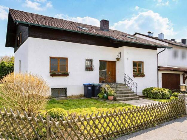 Einfamilienhaus zum Kauf 720.000 € 7 Zimmer 218,2 m² 583,3 m² Grundstück Kolbermoor 83059