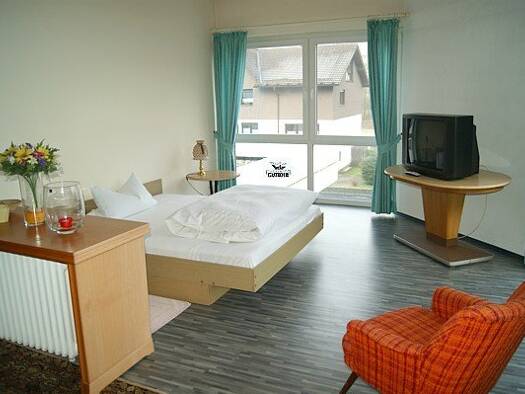 Hotel zum Kauf 768.000 € 17 Zimmer 527 m² Gastrofläche 5.992 m² Grundstück Ingelbach Altenkirchen (Westerwald) 57610
