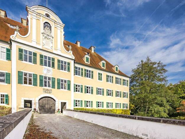 Schloss zum Kauf 30 Zimmer 1.750 m² 4.000 m² Grundstück Lechhausen Augsburg 86167