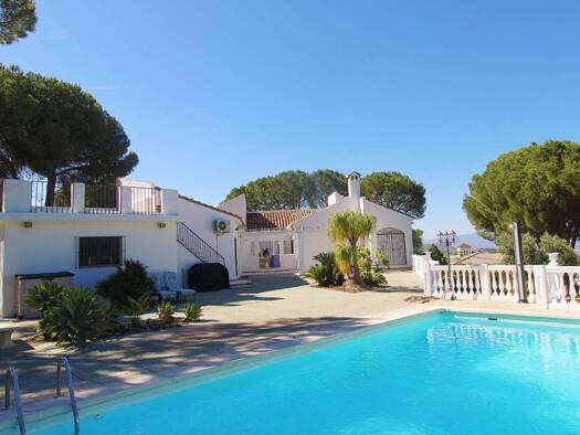 Villa zum Kauf - Erstbezug 675.000 € 3 Zimmer 196 m² 2.242 m² Grundstück Alhaurín de la Torre 29130
