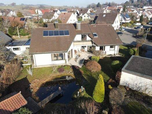 Einfamilienhaus zum Kauf 670.000 € 9 Zimmer 282 m² 834 m² Grundstück frei ab sofort Hilzingen 78247