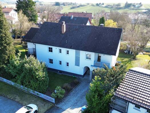 Mehrfamilienhaus zum Kauf 469.000 € 9 Zimmer 289 m² 1.700 m² Grundstück Neukirchen Neukirchen vorm Wald 94154