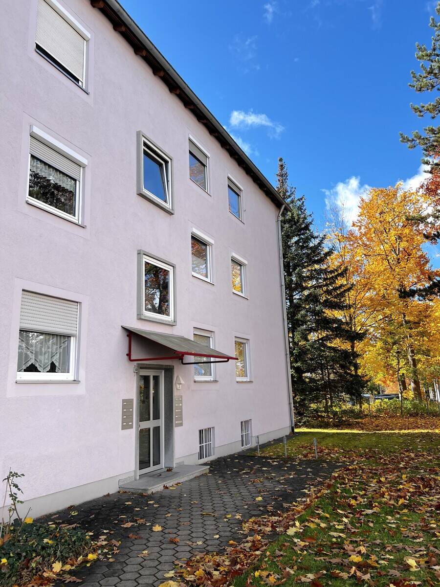 Immobilie in Neusäß - 2 Zimmerwohnung + Balkon in Neusäß - sanieren und profitieren! - Bild 1