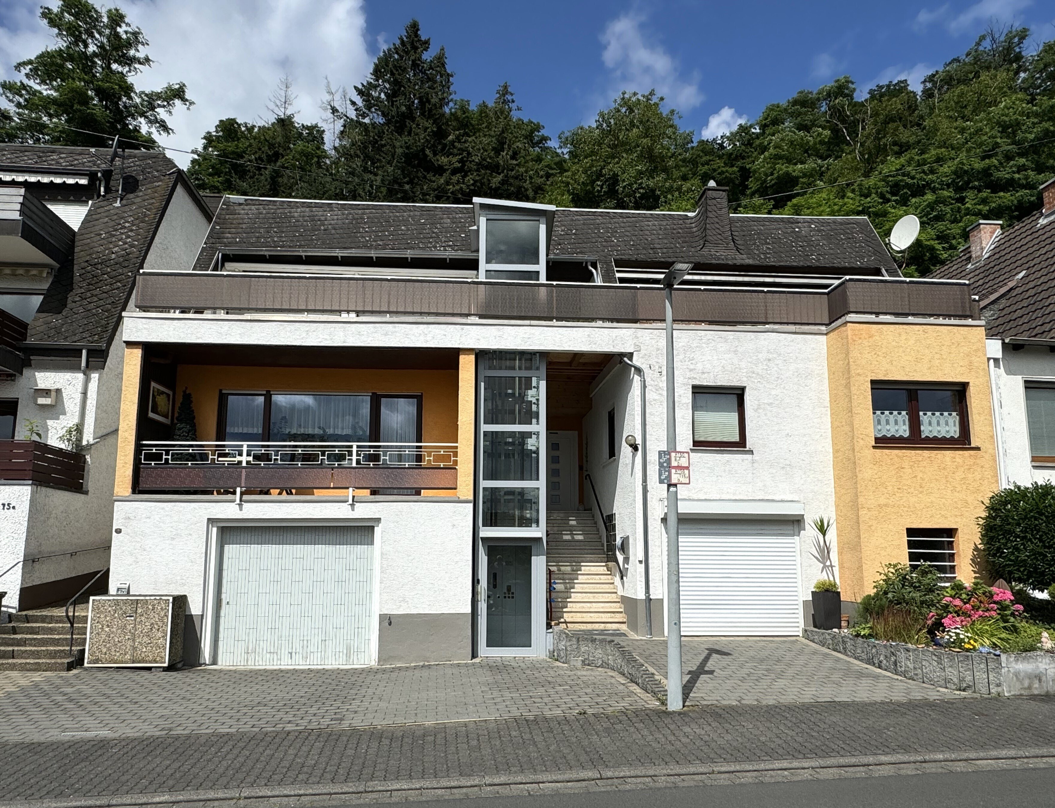 Mehrfamilienhaus zum Kauf provisionsfrei 555.000 € 309,5 m²<br/>Wohnfläche 1.434 m²<br/>Grundstück ab sofort<br/>Verfügbarkeit Güls 4 Koblenz 56072