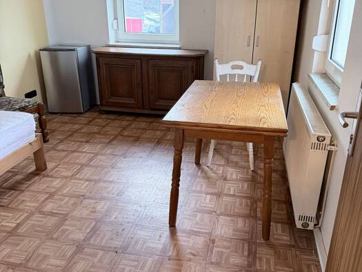 Einfamilienhaus zur Miete 1.200 € 8 Zimmer 124 m² 360 m² Grundstück frei ab sofort Platz Geroda 97779