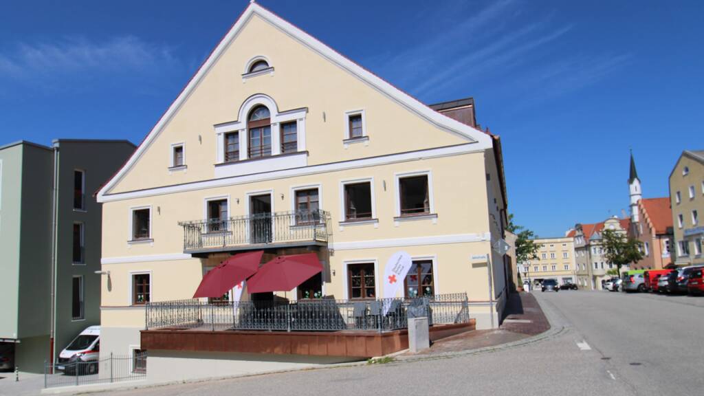 Büro zur Miete provisionsfrei 93,2 m² Bürofläche Marktplatz 42 Velden 84149