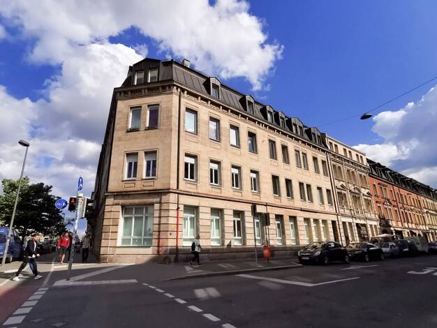 Mehrfamilienhaus zum Kauf provisionsfrei als Kapitalanlage geeignet 2.350.000 € 30 Zimmer 803 m² 350 m² Grundstück Nürnberg 90429