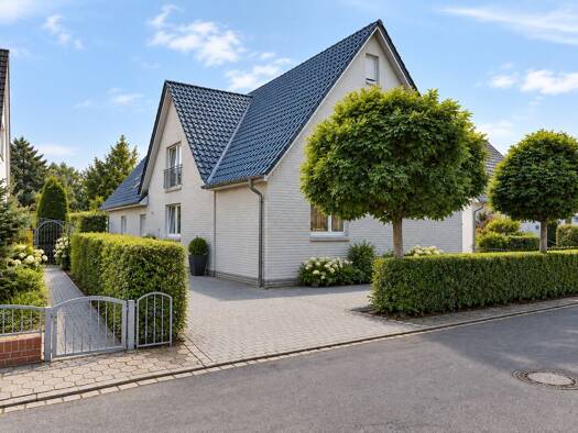 Mehrfamilienhaus zum Kauf 599.000 € 8,5 Zimmer 260 m² 821 m² Grundstück Uetersen 25436