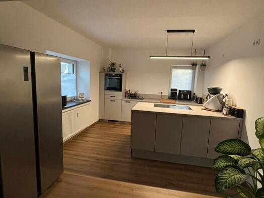 Wohnung zur Miete 950 € 3 Zimmer 95 m² 1. Geschoss frei ab 01.02.2026 Veiter Berg 1 Hilpertshausen Unterpleichfeld 97294