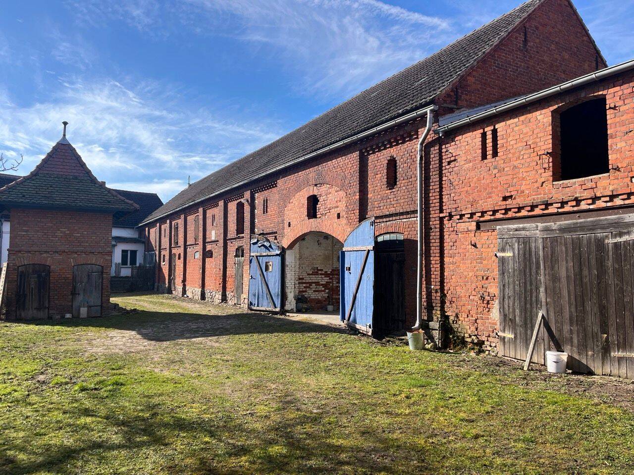 Immobilie in Tangerhütte - Vierseitenhof / Mehrgenerationenhof in Schleuß - Bild 2