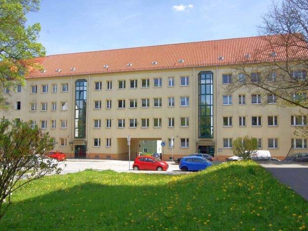 Wohnung zur Miete 306 € 2 Zimmer 56,9 m² EG Jößnitzer Straße 58 Stadtmitte Plauen 08525