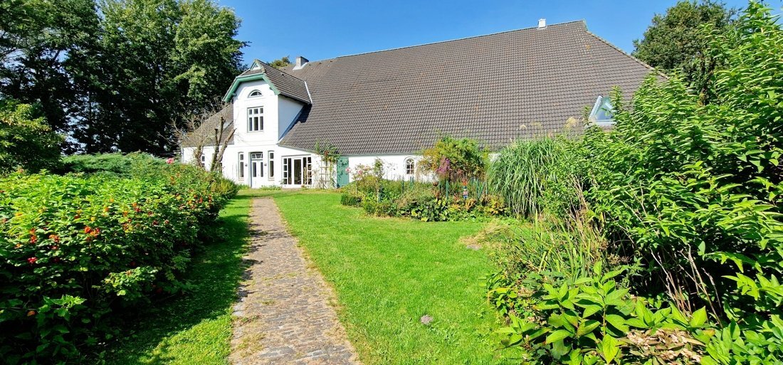 Bauernhaus zum Kauf 699.000 € 12 Zimmer 388 m²<br/>Wohnfläche 15.654 m²<br/>Grundstück Trennewurth 25693