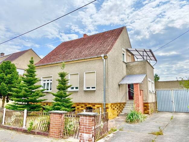 Einfamilienhaus zum Kauf 179.000 € 5 Zimmer 114 m² 1.861 m² Grundstück Treuenbrietzen Treuenbrietzen 14929