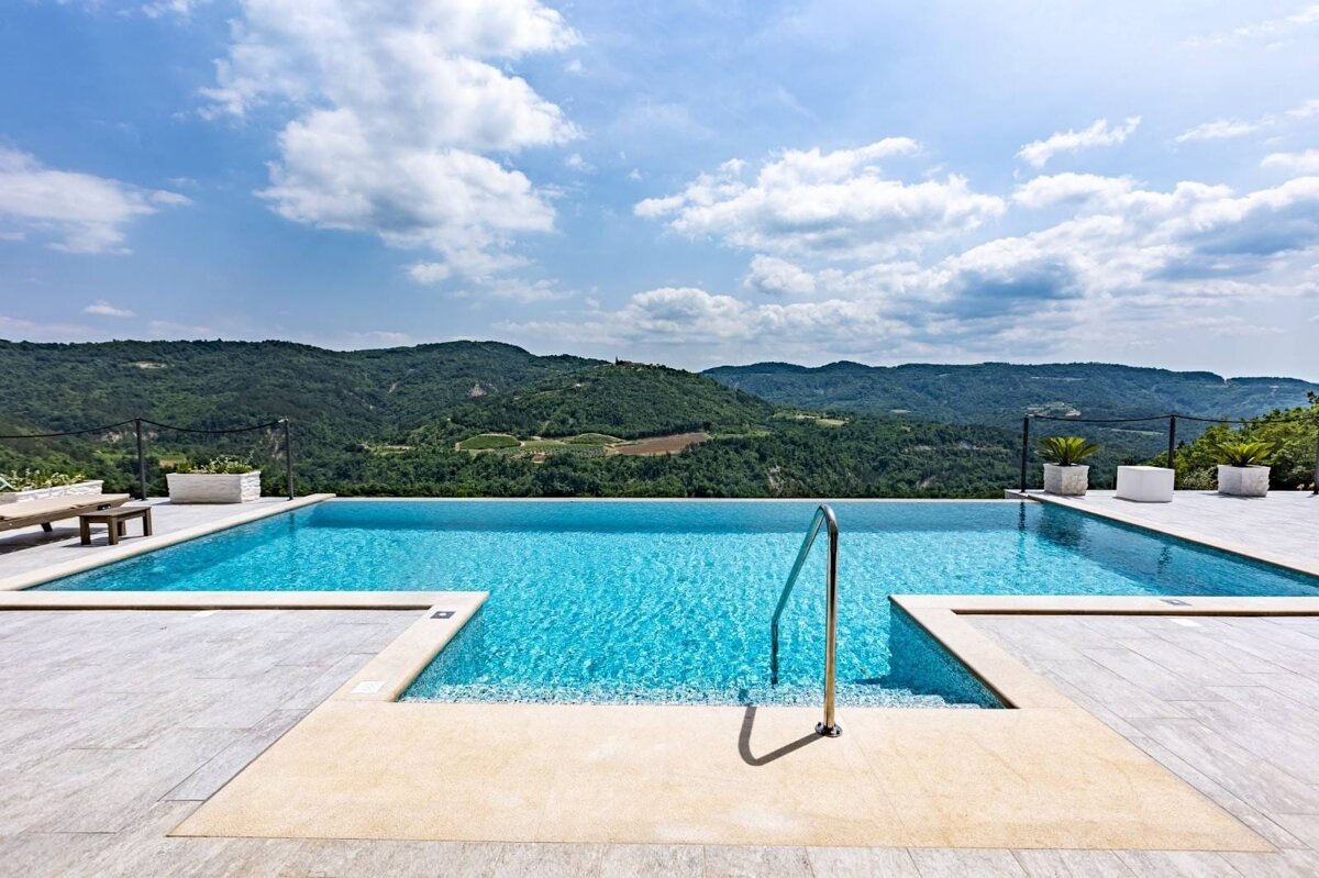 Villa zum Kauf 1.850.000 € 8 Zimmer 380 m²<br/>Wohnfläche 20.000 m²<br/>Grundstück Cerovlje 52402