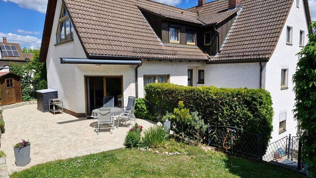 Mehrfamilienhaus zum Kauf provisionsfrei 680.000 € 10 Zimmer 268 m² 765 m² Grundstück Hausen 91353