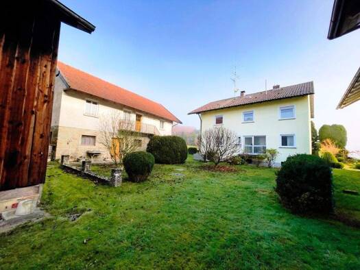 Einfamilienhaus zum Kauf 5 Zimmer 148 m² 3.018 m² Grundstück frei ab 30.12.2025 Raßberg Hauzenberg 94051