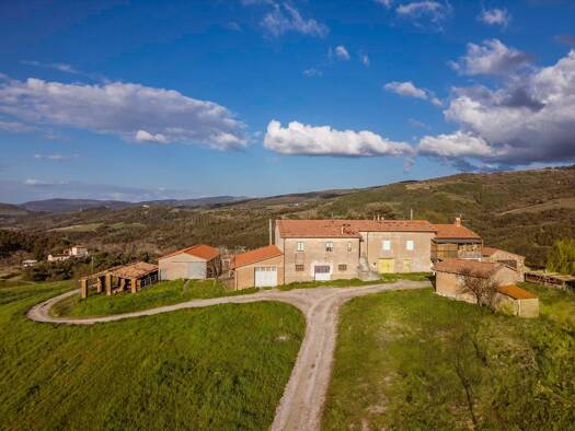 Bauernhaus zum Kauf 2.100.000 € 5 Zimmer 1.000 m² 600.000 m² Grundstück frei ab sofort Castel del Piano 58033
