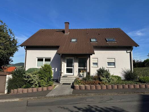 Wohnung zur Miete 850 € 4 Zimmer 105 m² Geschoss 1/2 frei ab 01.11.2025 Wiesenweg 4 b Schlüchtern 36381