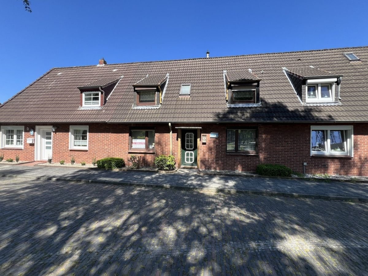 Reihenmittelhaus zum Kauf 109.800 € 3 Zimmer 110,2 m²<br/>Wohnfläche 646 m²<br/>Grundstück Karl-Marx-Platz 10 Cäciliengroden Sande / Cäciliengroden 26452