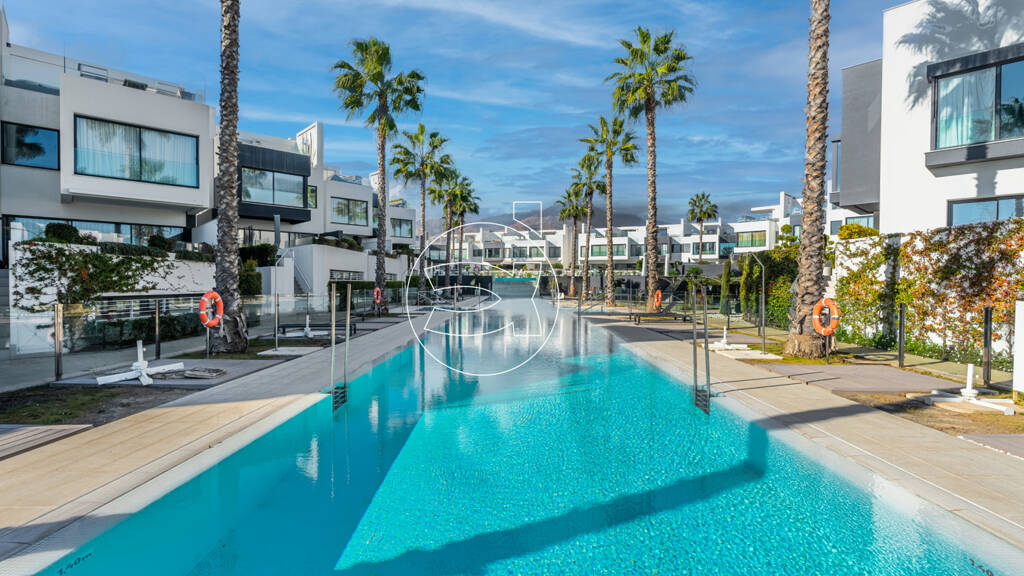 Stadthaus zum Kauf 2.150.000 € 249 m² 2.200 m² Grundstück Estepona 29680