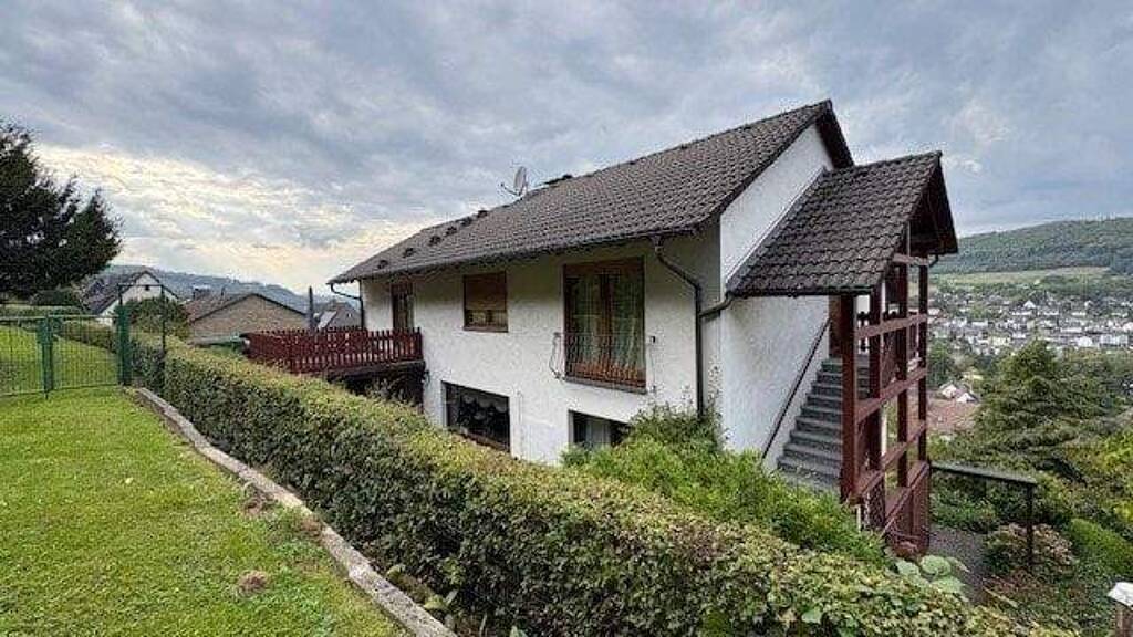 Mehrfamilienhaus zum Kauf 419.000 € 8 Zimmer 200,6 m² 748 m² Grundstück Plettenberg 58840