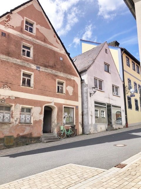 Einfamilienhaus zum Kauf 168.500 € 10 Zimmer 540 m²<br/>Wohnfläche 324 m²<br/>Grundstück Velburg Velburg 92355