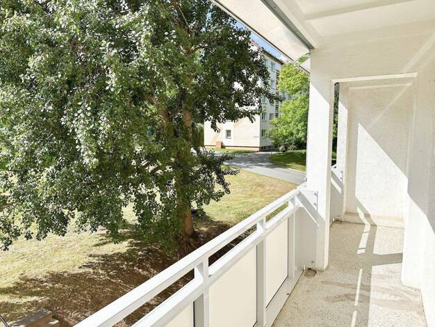 Wohnung zur Miete 310 € 3 Zimmer 56 m² 3. Geschoss frei ab sofort Erich-Weinert-Straße 3 Werdau Werdau 08412