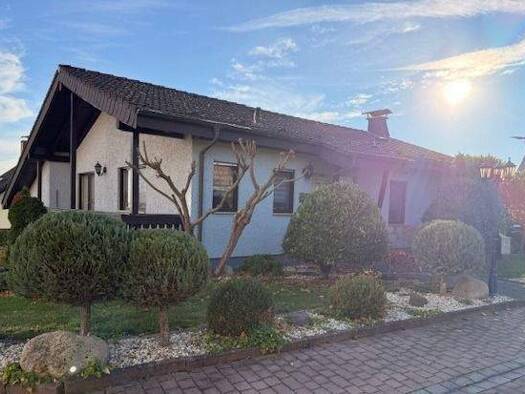 Bungalow zum Kauf 549.000 € 5 Zimmer 183 m² 673 m² Grundstück frei ab sofort Bacchusring Biebelnheim 55234