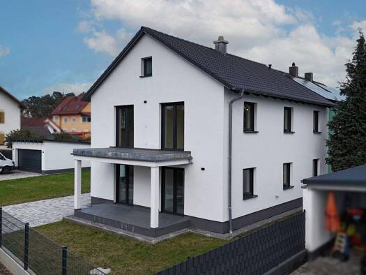 Einfamilienhaus zum Kauf - Erstbezug 670.000 € 5 Zimmer 188,6 m² 503 m² Grundstück Maxhütte Maxhütte-Haidhof 93142