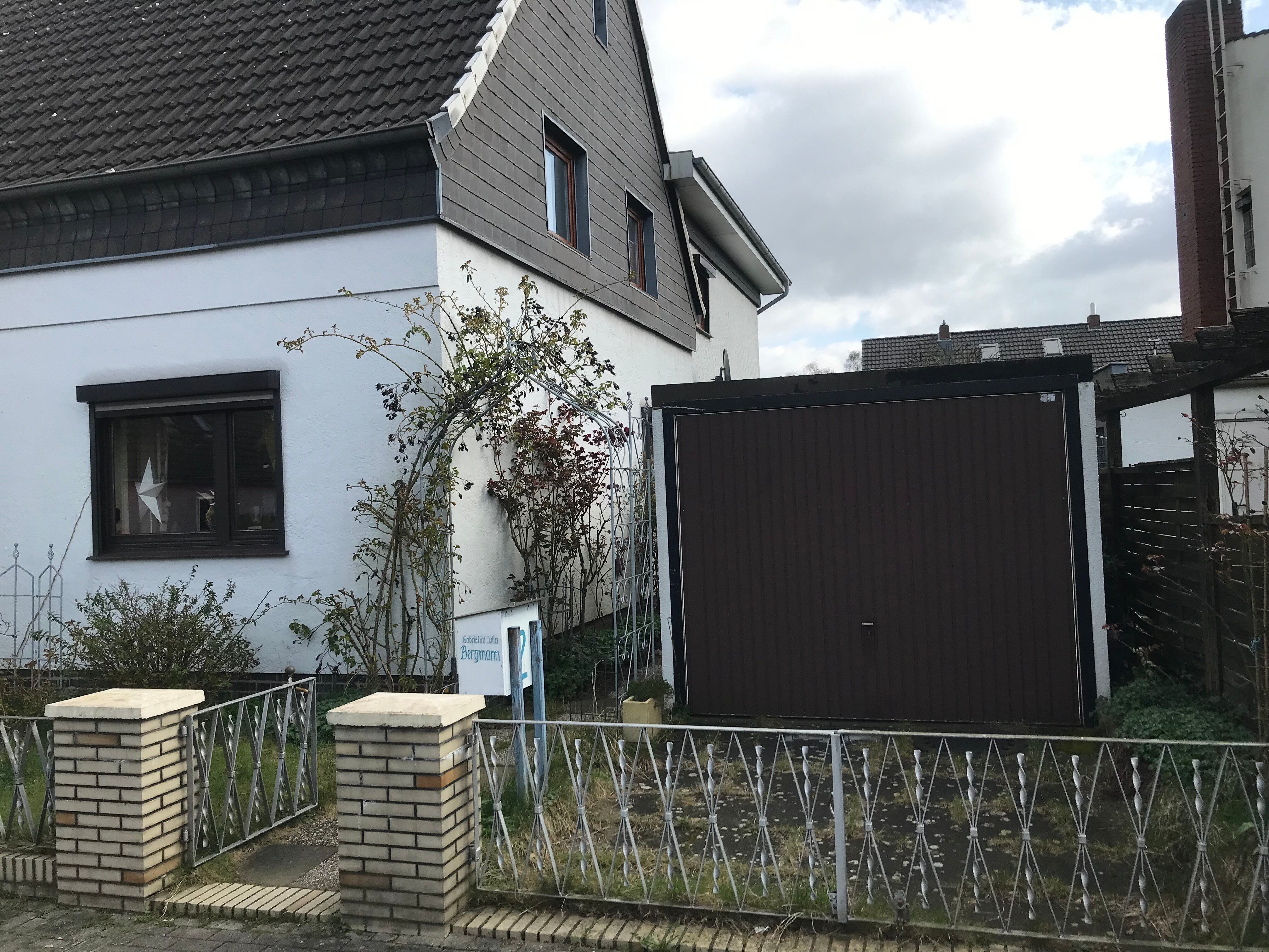 Doppelhaushälfte zum Kauf 165.000 € 4 Zimmer 110 m²<br/>Wohnfläche 244 m²<br/>Grundstück Grohn Bremen 28759