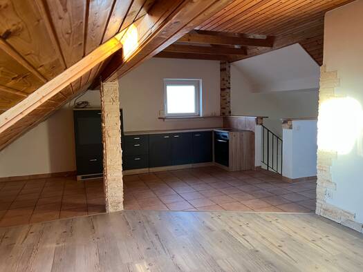 Wohnung zur Miete 550 € 1 Zimmer 63 m² Geschoss 3/3 frei ab 01.04.2026 Untere Weinbergstraße 16 Beilngries 92339