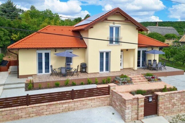 Haus zum Kauf provisionsfrei 482.000 € 6 Zimmer 150 m²<br/>Wohnfläche 663 m²<br/>Grundstück Balatonalmádi 8220