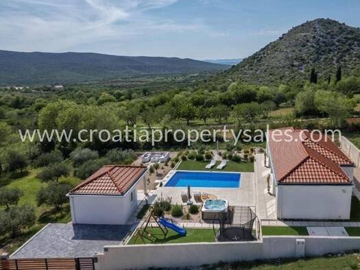 Villa zum Kauf 700.000 € 2 Zimmer 120 m² 1.034 m² Grundstück Zadar 23000