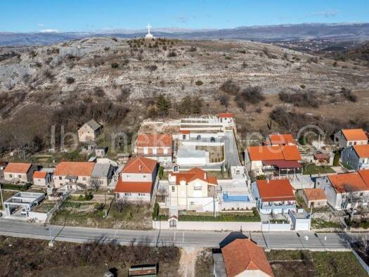 Haus zum Kauf 750.000 € 4 Zimmer 250 m² Sinj