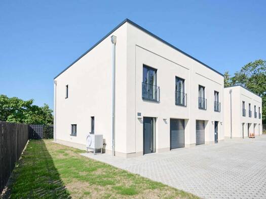 Wohnung zur Miete 900 € 4 Zimmer 129 m² Geschoss 1/2 frei ab sofort Prager Straße Stötteritz Südost 04289