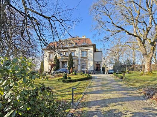Villa zum Kauf 2.100.000 € 25 Zimmer 990 m² 9.588 m² Grundstück Innenstadt Hof 95028
