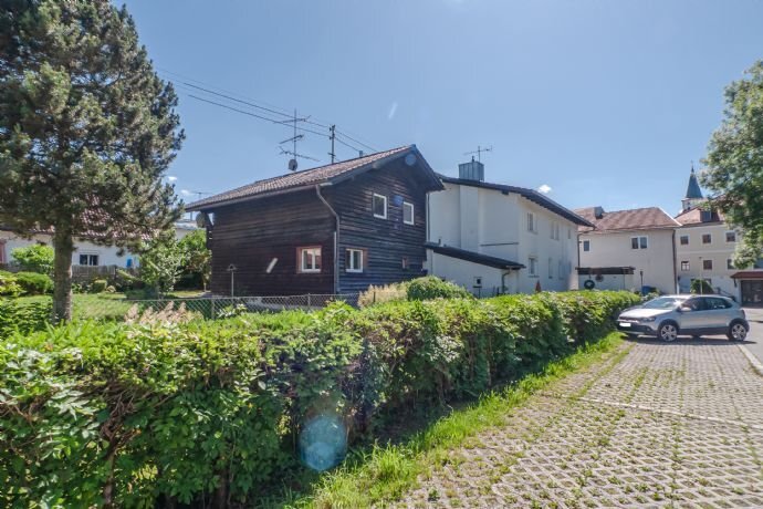 Mehrfamilienhaus zum Kauf 375.000 € 10 Zimmer 287 m²<br/>Wohnfläche 861 m²<br/>Grundstück Perlesreut Perlesreut 94157