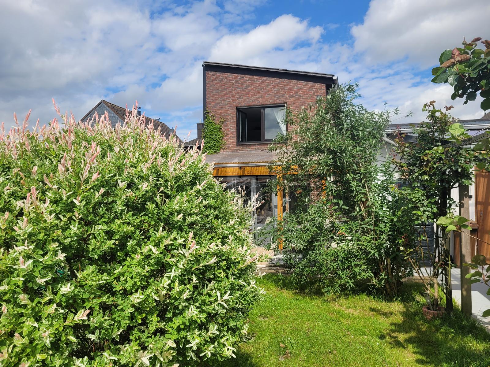 Einfamilienhaus zum Kauf 575.000 € 7 Zimmer 208 m²<br/>Wohnfläche 1.050 m²<br/>Grundstück Rödingen Titz 52445