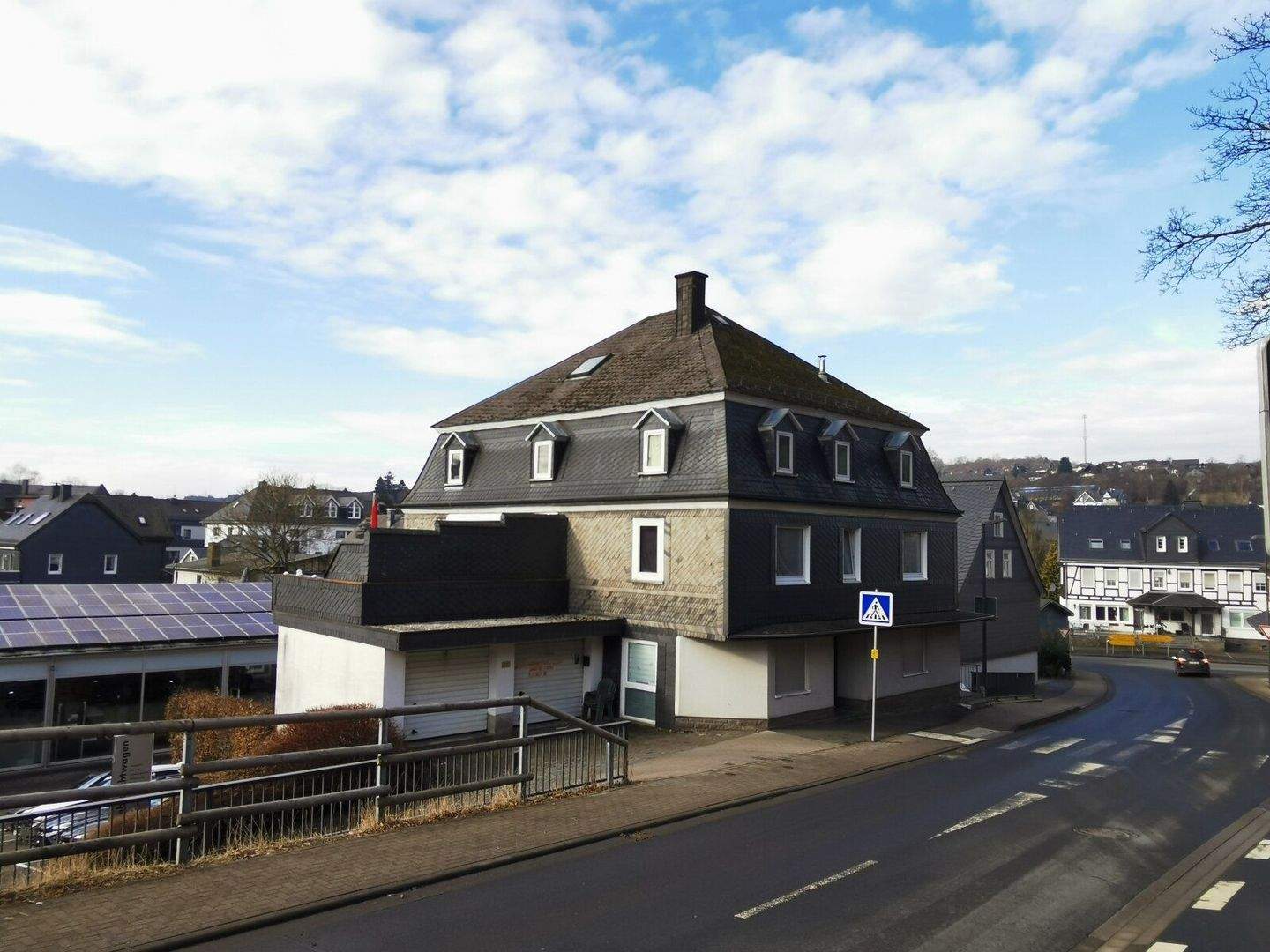 Immobilie in Erndtebrück - +++ Kapitalanleger aufgepasst +++ Mehrfamilienhaus mit sechs Wohneinheiten in zentraler Lage von Erndtebrück - Bild 1