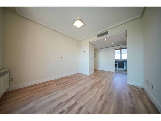 Haus zur Miete 2.400 € 2 Zimmer 138 m² >Calle de Joaquín Lorenzo > Madrid 28035