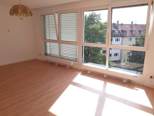 Studio zur Miete 495 € 1 Zimmer 30 m² 4. Geschoss frei ab sofort Hummelsteiner Weg 31 Lichtenhof Nürnberg 90459