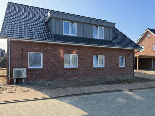 Doppelhaushälfte zur Miete 1.500 € 5 Zimmer 117 m² 404 m² Grundstück frei ab 01.06.2026 Bassum 27211