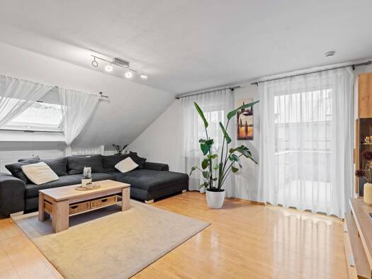 Wohnung zur Miete 700 € 3,5 Zimmer 82 m² frei ab sofort Böhmerwaldstraße 25 Deggendorf Deggendorf 94469