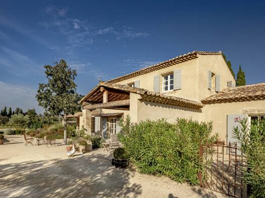 Einfamilienhaus zum Kauf 3.700.000 € 7 Zimmer 221,9 m² 17.254 m² Grundstück EYGALIERES 13810