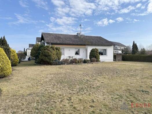 Haus zum Kauf 320.000 € 6 Zimmer 140 m² 892 m² Grundstück Roding 93426