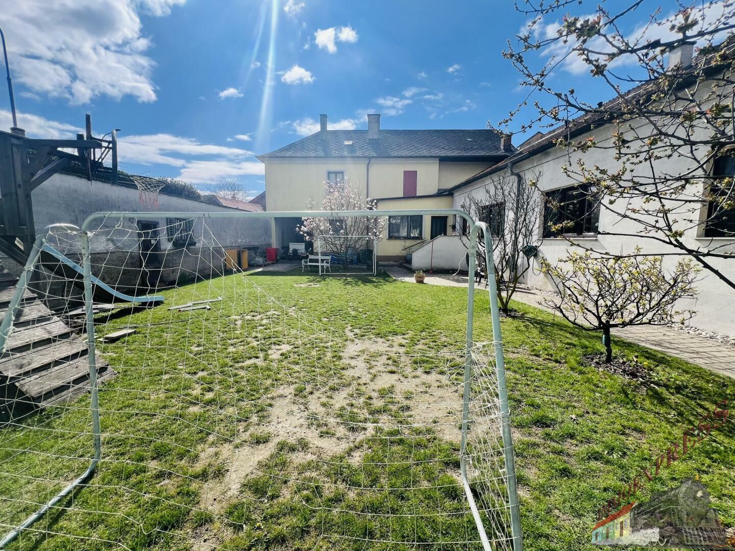 Mehrfamilienhaus zum Kauf 619.000 € 234 m²<br/>Wohnfläche 746 m²<br/>Grundstück Stetten 2100